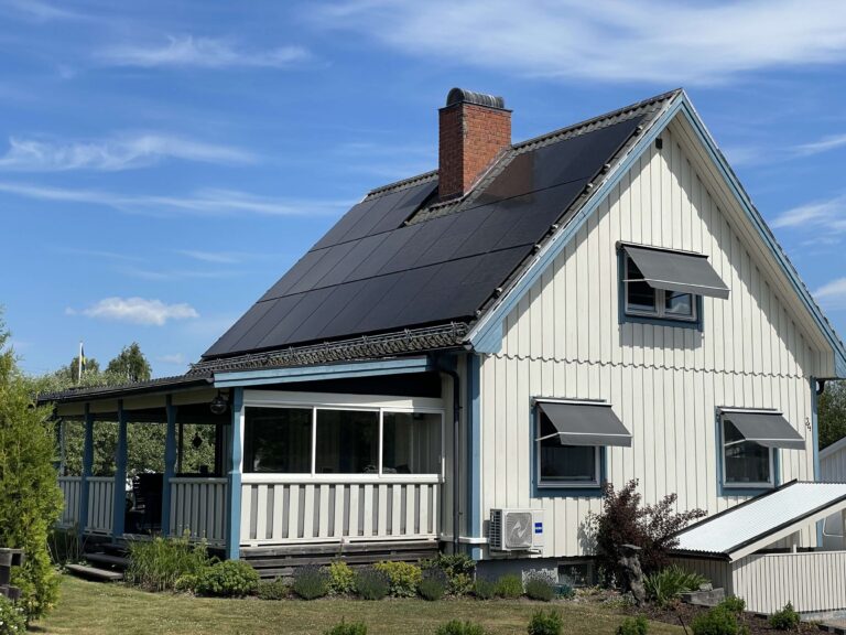 Villa i Avesta med solceller på taket.